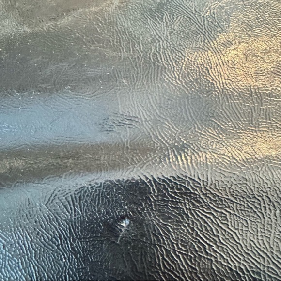 Coach Poppy Daisy Black Patent Leather Shoulder Bag Tote Gold
Accents - Picture 4 of 10